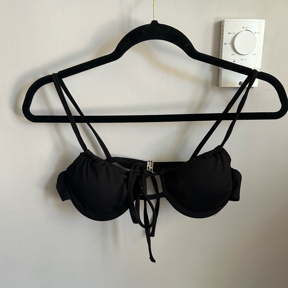 BLACK BIKINI TOP!!